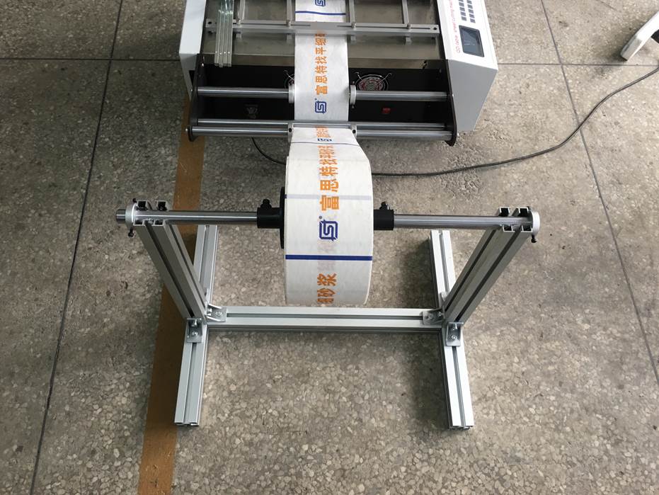 Листорезальная машина QD-400-table- подробные фотографии– 2 машина из серии - листорезки - флаторезки в комплекте с отдельной стойкой размотки роля. Фотография 5.