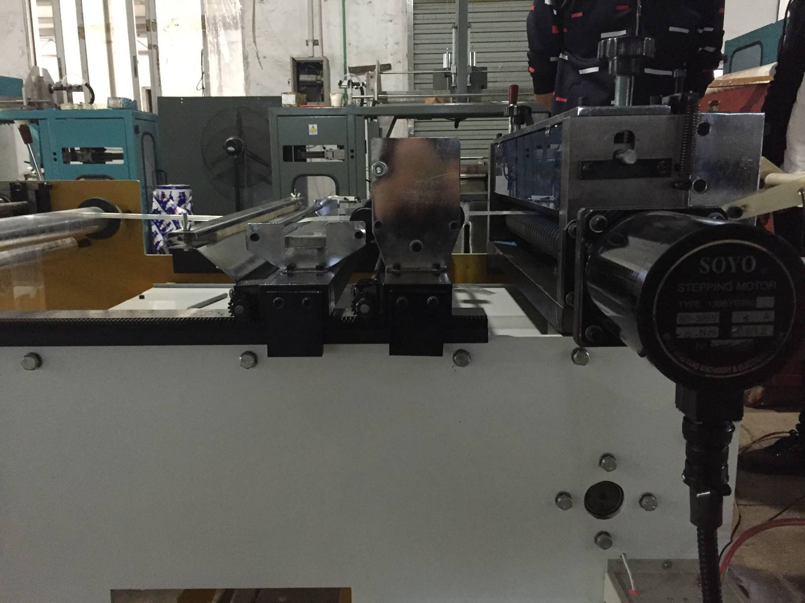 Листорезальная машина QD-600 – подробные фотографии и видео листорезки - флаторезки. Фотография 11.